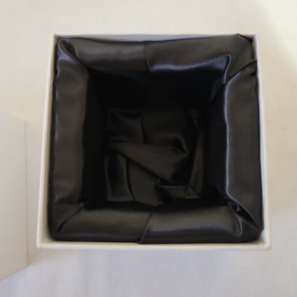 Pandora 2012 & 2016 Holiday Present Christmas Ornament Jewelry Box Surprise Gift - Picture 16 of 16